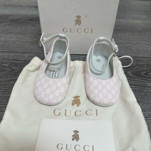 Gucci Baby Mary Jane Shoes in Pink GG Canvas with White Strap